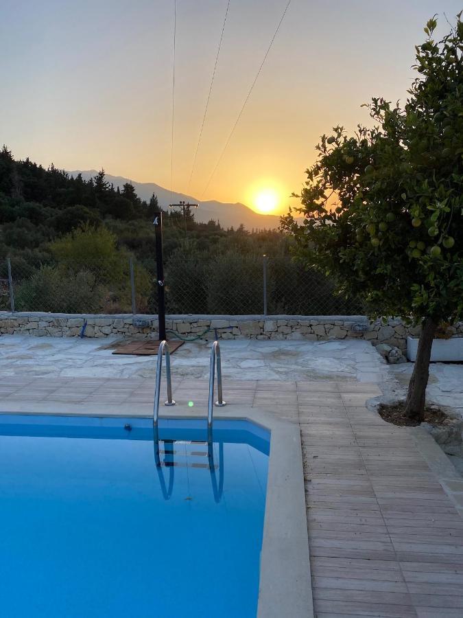 Old Stone Villa In Apokoronas Villa Nostalgia Kreta Fílippos エクステリア 写真